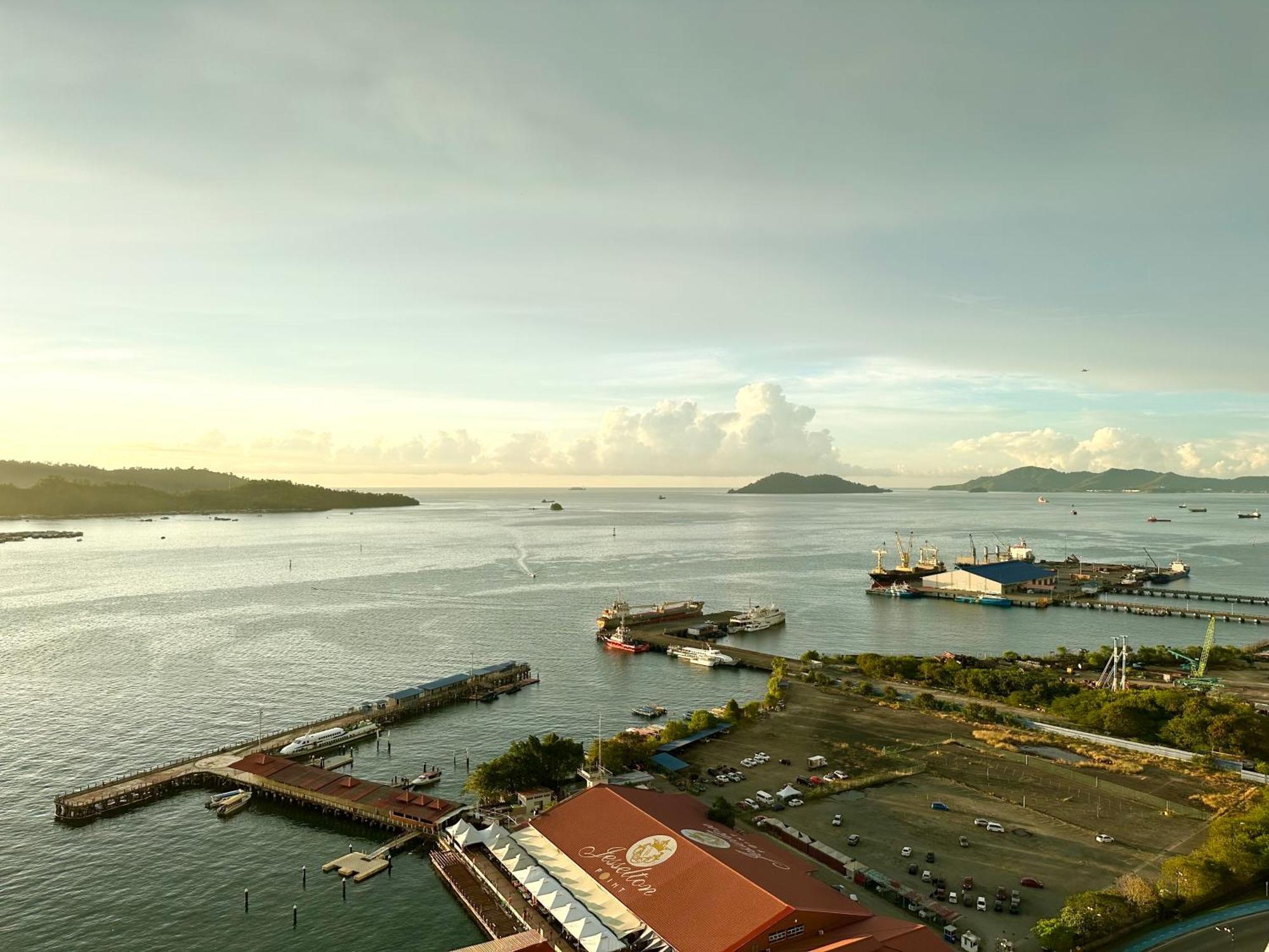 M Centro City Centre @ Gaya Street By Sunset Seaview Vacation Condos Kota Kinabalu Exterior photo